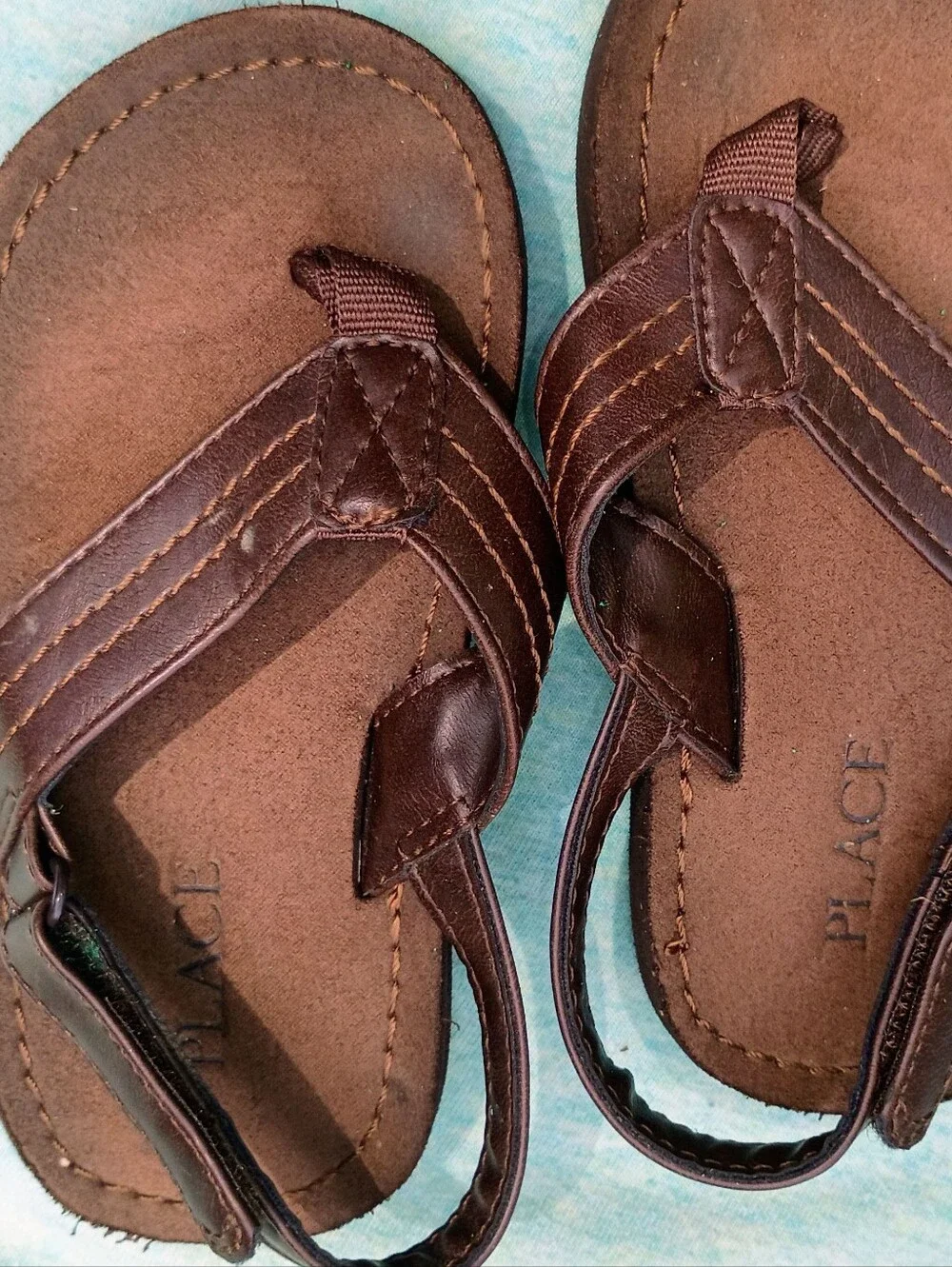 The Children's Place Toddler Boys Faux Leather Flip Flop Sandals Sz 6